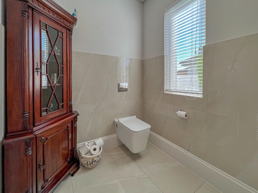 3 Bedroom Property for Sale in Sunset Beach Western Cape
